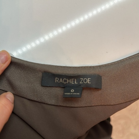 Rachel Zoe silk olive 🫒 green dress. Perfect for any occasion! Size 0 - Picture 5 of 5